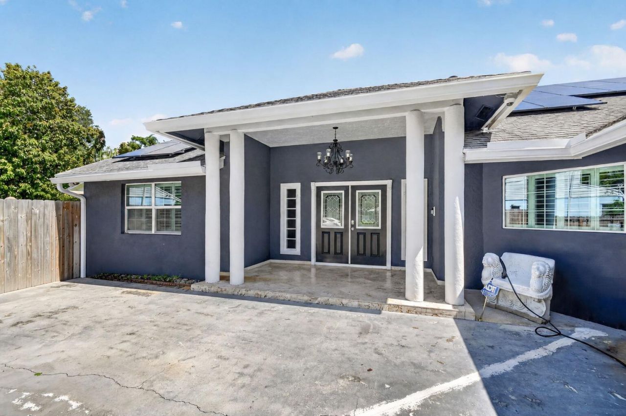 5361 N Palm Way, Lake Worth Beach, FL 33463 Photo