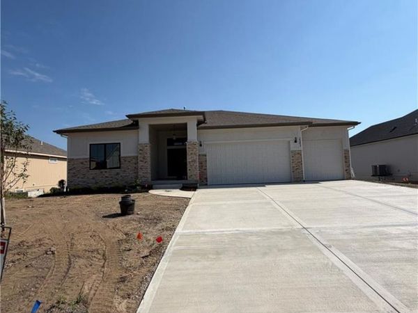 2343 Foxtail Drive, Kearney, MO 64060