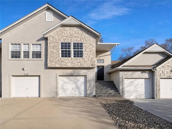 726 S Woodson Lane, Gardner, KS 66030