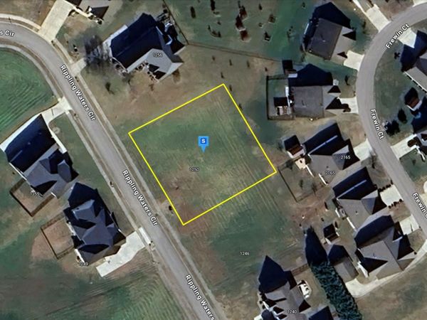 1250 Rippling Waters Cir , Sevierville, TN 37876