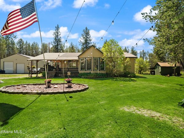 418 Eagle Dr, Spirit Lake, ID 83869