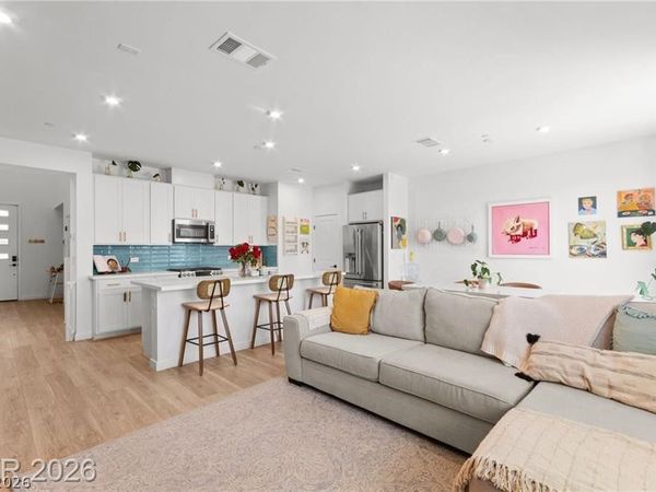 680 Echelon Street , Las Vegas, NV 89138