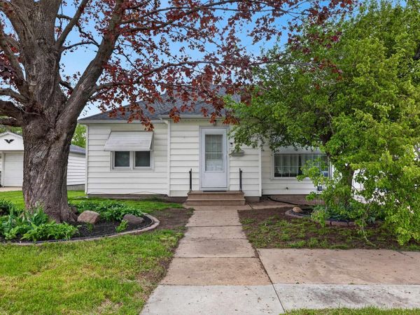 1203 W 1st Street, Cedar Falls, IA 50613