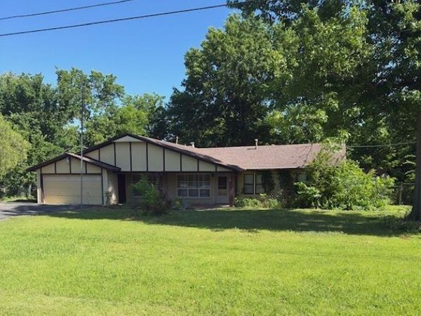 8925 E 15th Street , Tulsa, OK 74112