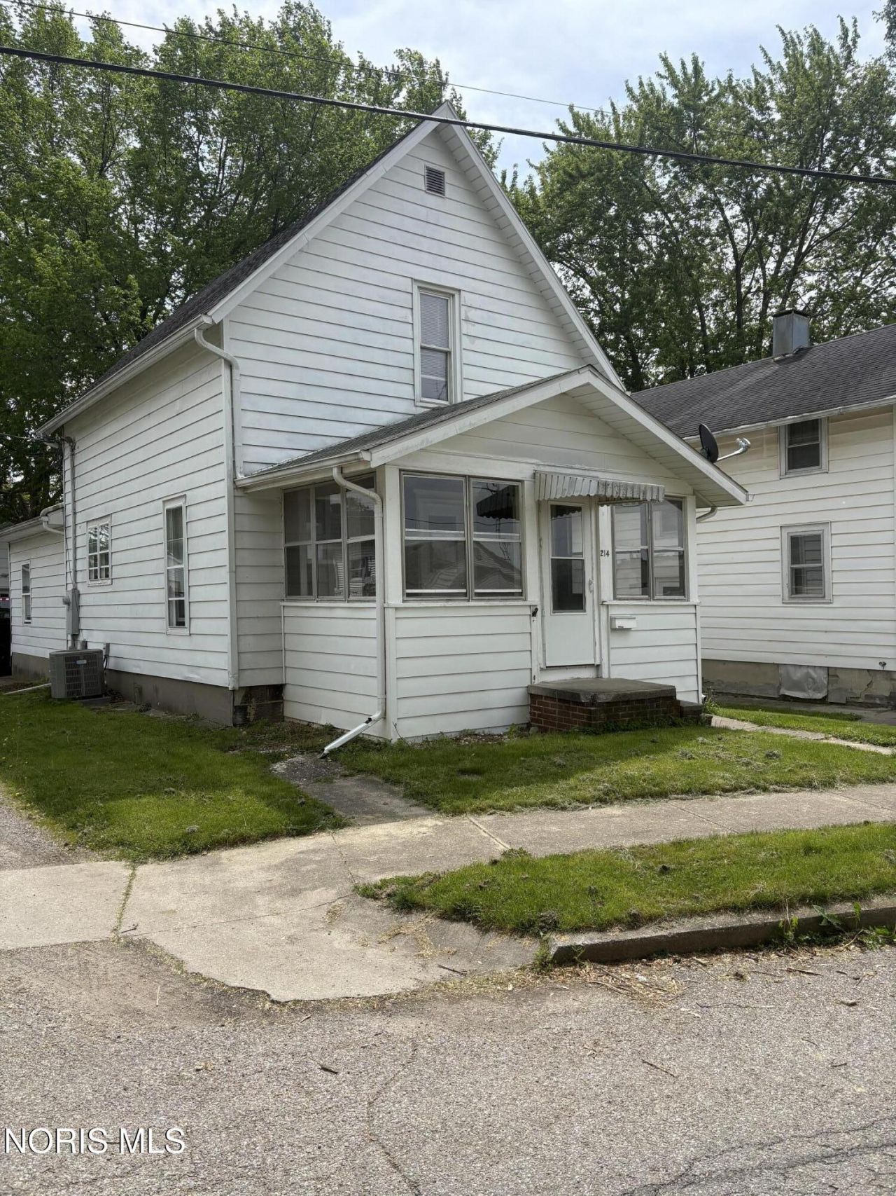 214 W Water Street, Montpelier, OH 43543 Main Photo