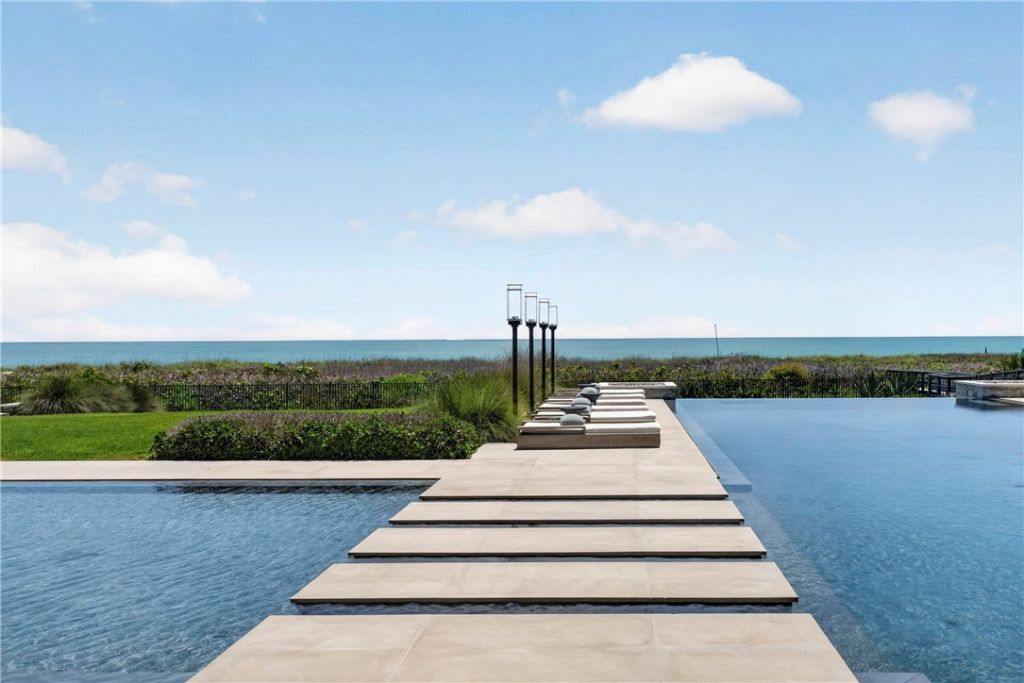 2120 S Highway A1a, Vero Beach, FL 32963 Photo