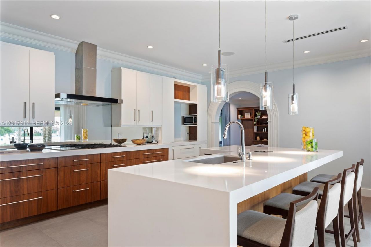 250 W San Marino Dr , Miami Beach, FL 33139 Photo