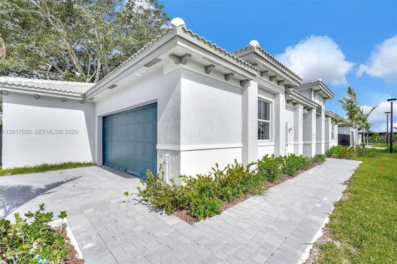 27232 SW 159th Path , Miami, FL 33031 Photo