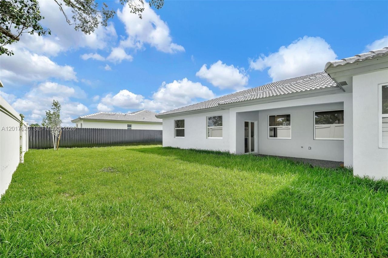 27232 SW 159th Path , Miami, FL 33031 Photo