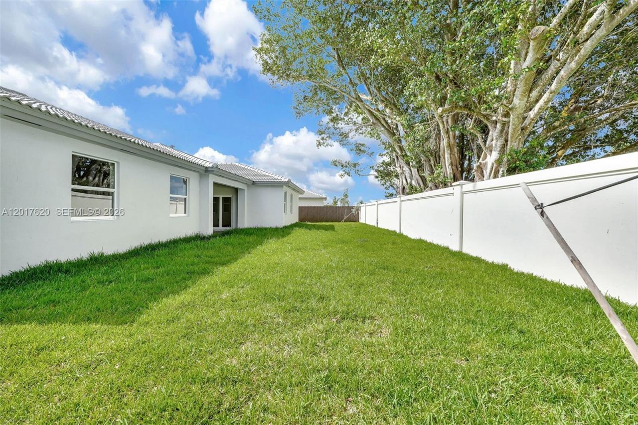 27232 SW 159th Path , Miami, FL 33031 Photo