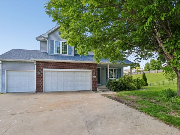 6914 Aubrey Court, Johnston, IA 50131