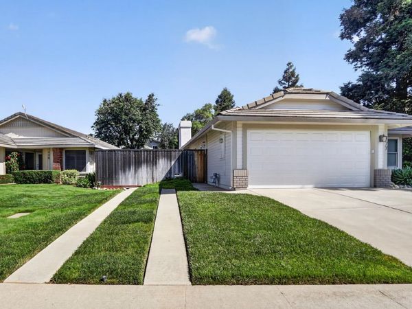 777 Cobble Hill Way, Galt, CA 95632