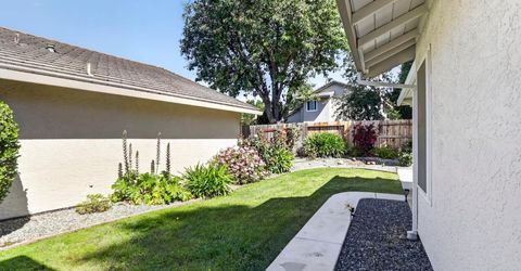 777 Cobble Hill Way, Galt, CA 95632 Photo