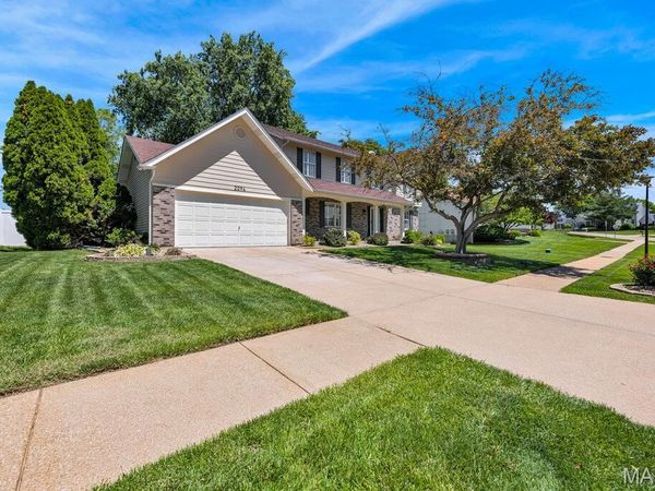 2094 Autumn Wood Drive, St Charles, MO 63303