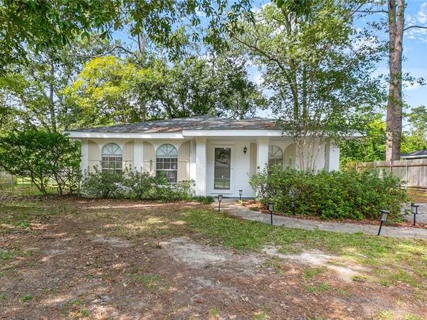 209 W HICKORY Street , Mandeville, LA 70471