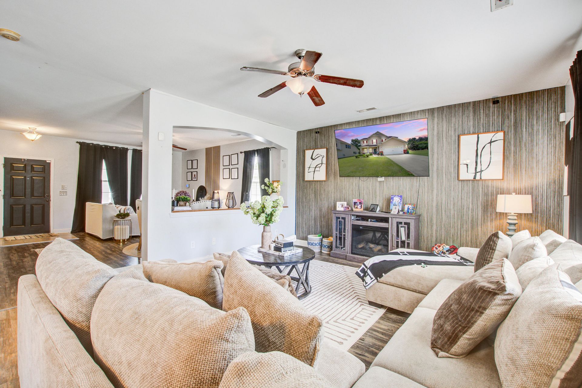 423 Glenmore Drive Photo 13
