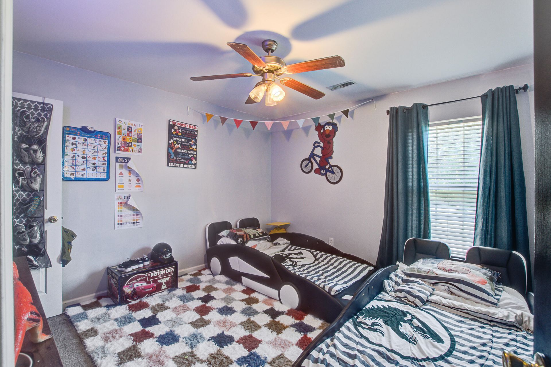 423 Glenmore Drive Photo 24