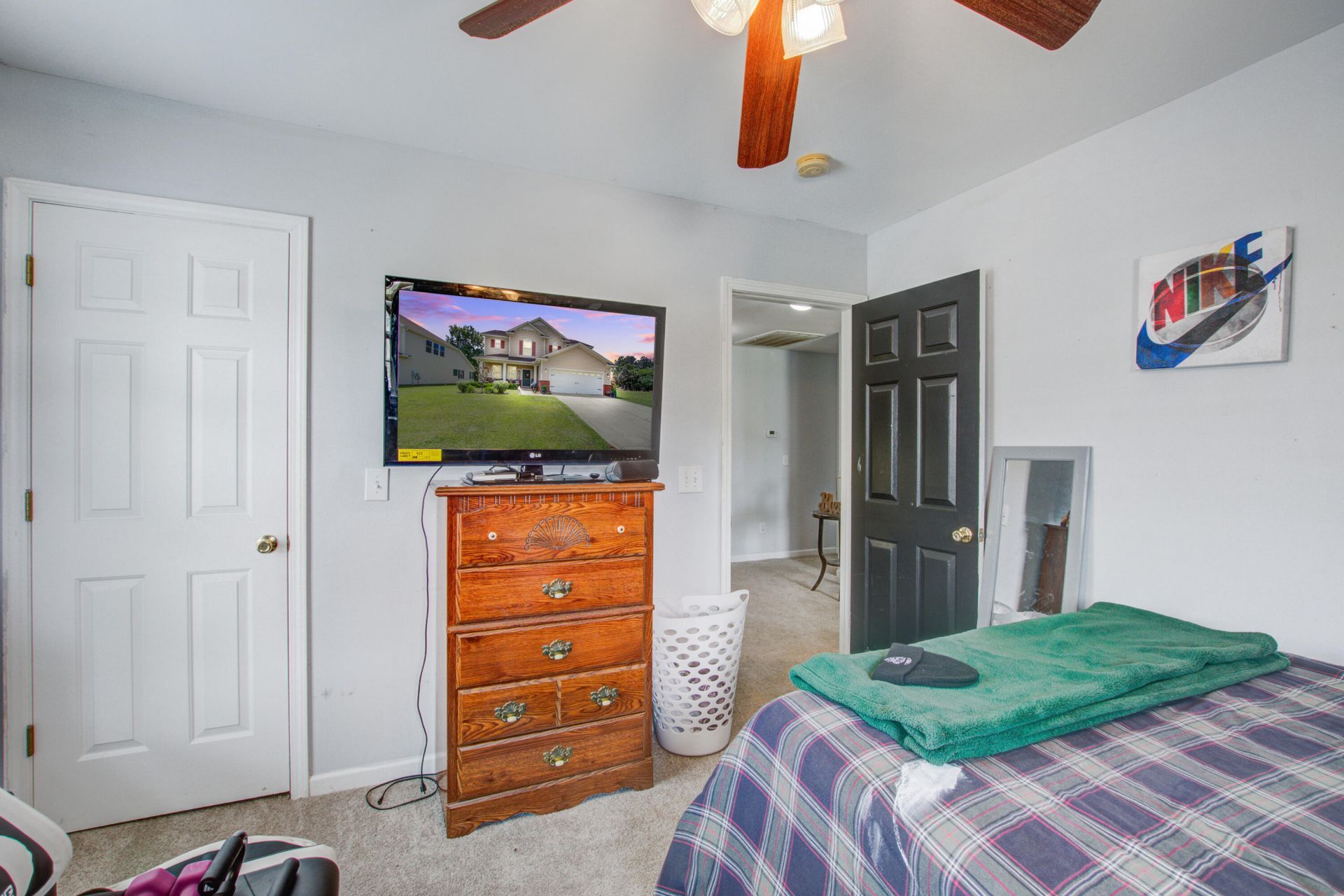 423 Glenmore Drive Photo 33