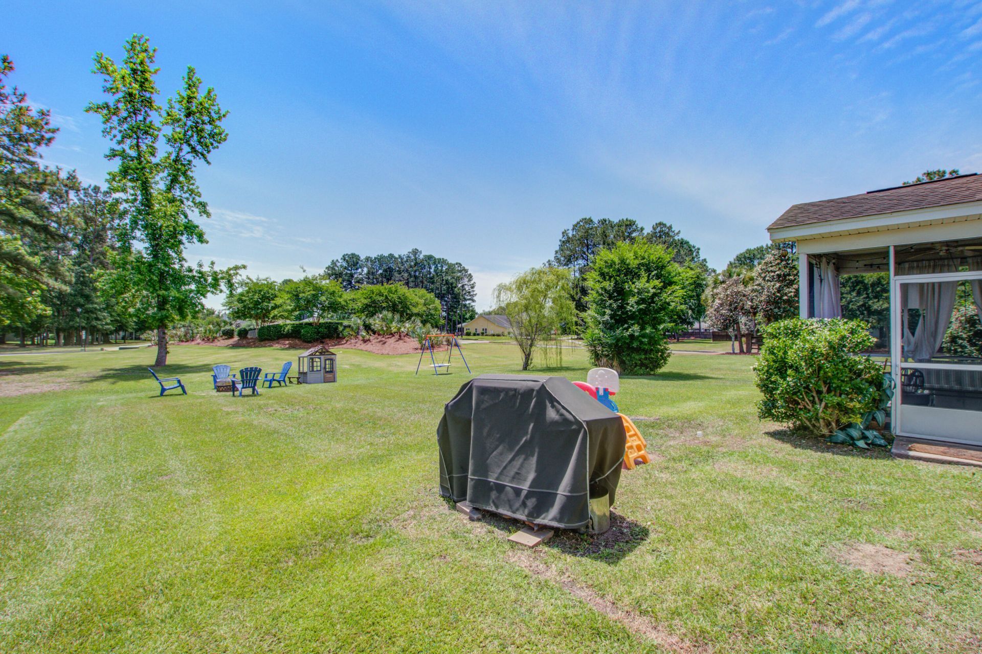 423 Glenmore Drive Photo 36