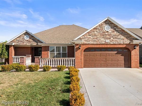 53260 VILLA ROSA Drive, Macomb Twp, MI 48042