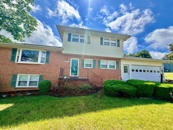 4948 N Lake DR , Roanoke, VA 24019
