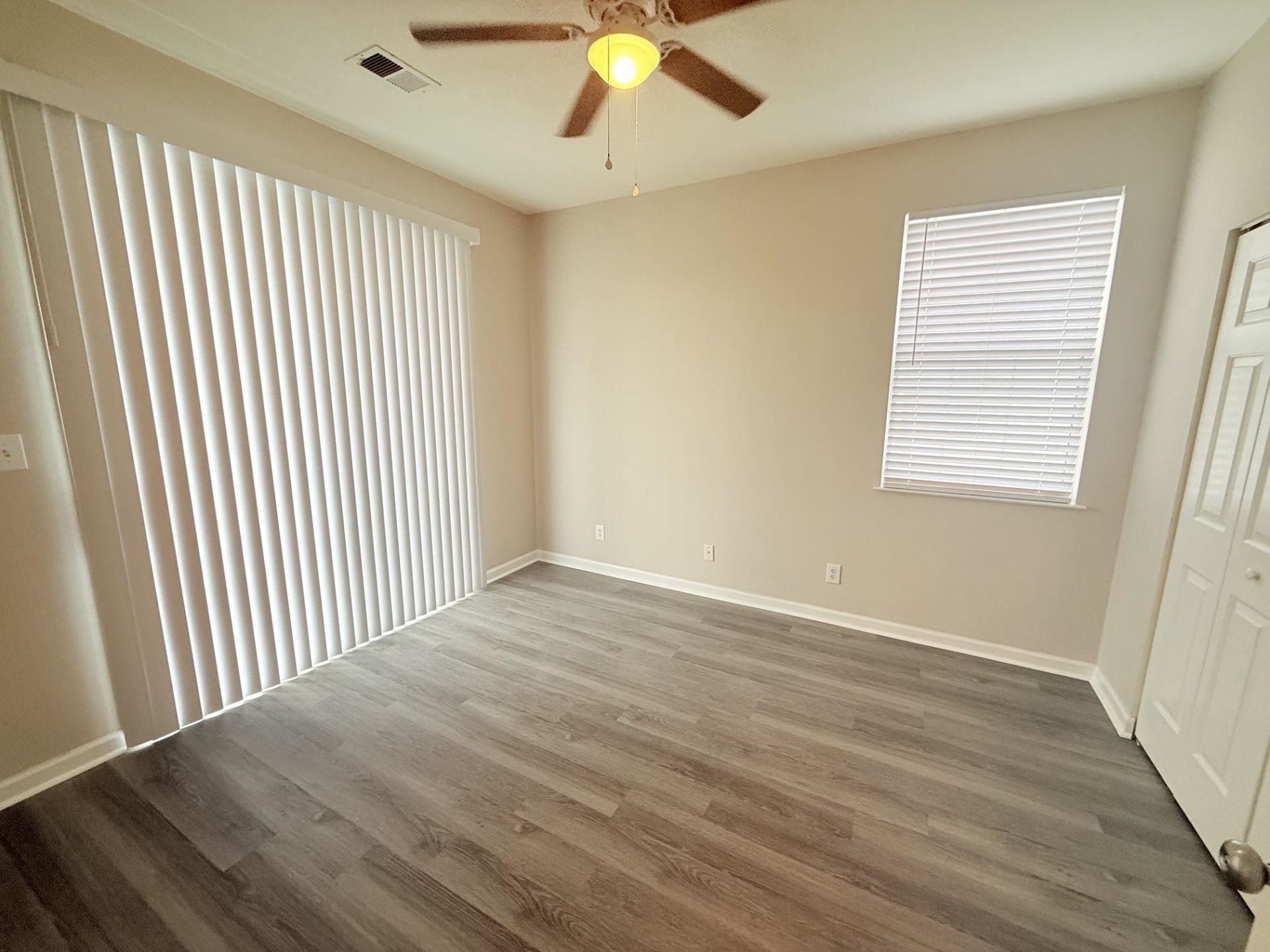 1306 River Oaks Dr.  Photo 11