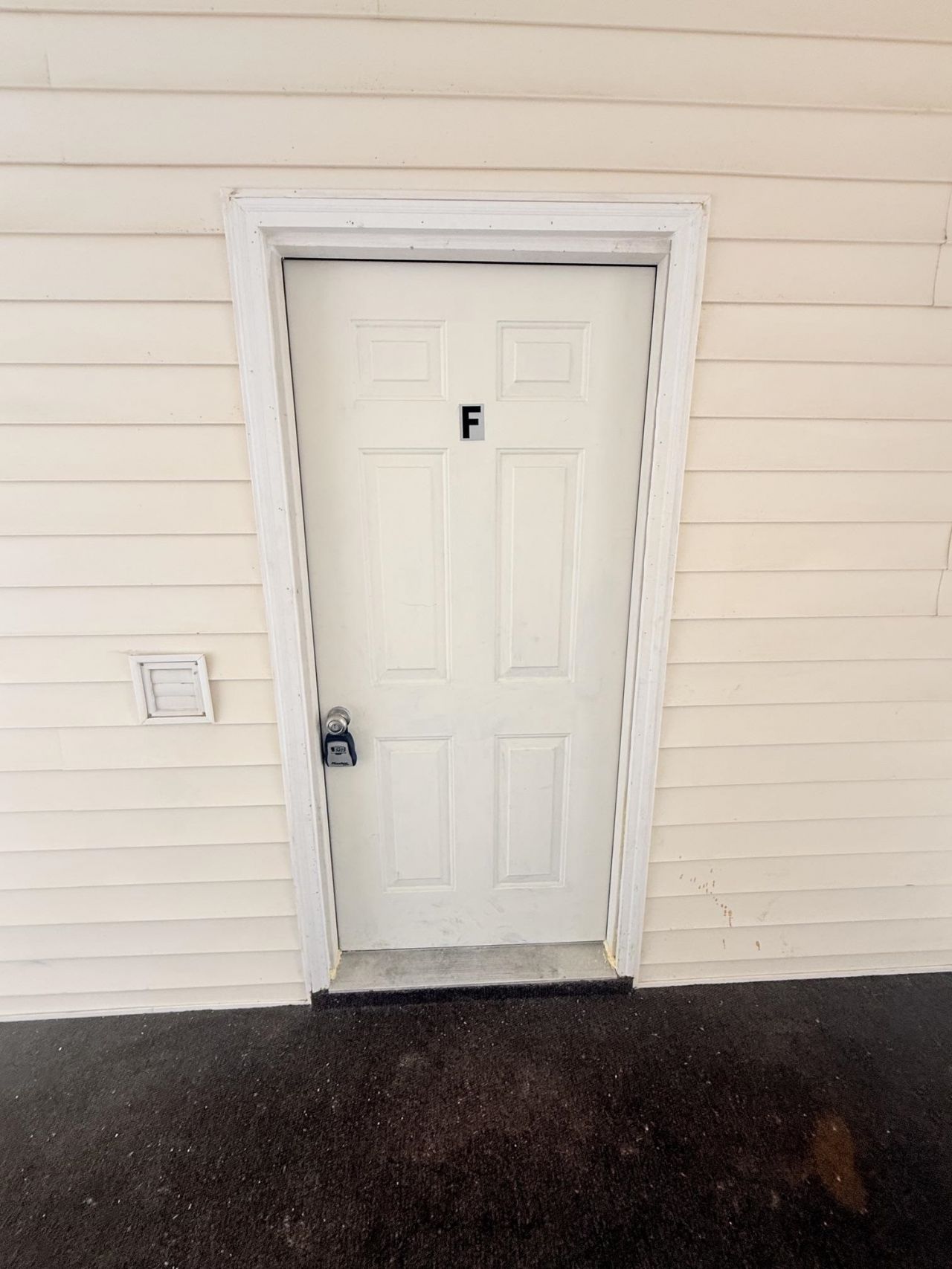 1306 River Oaks Dr.  Photo 4
