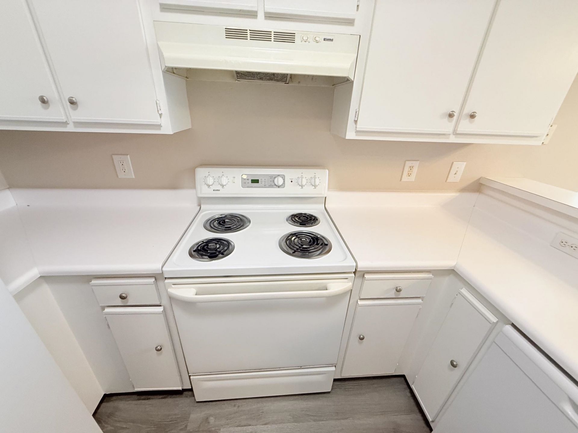 1306 River Oaks Dr.  Photo 9