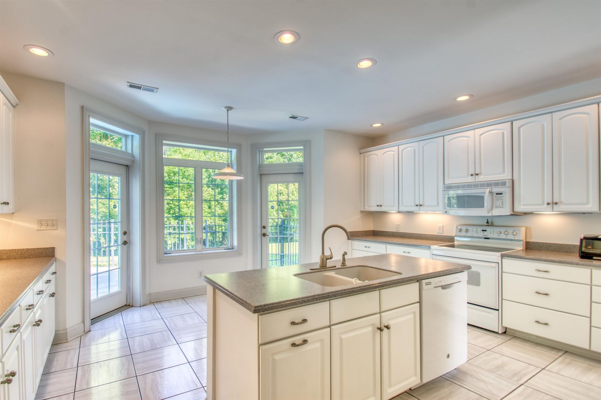 256 Long Ridge Dr. Photo 13
