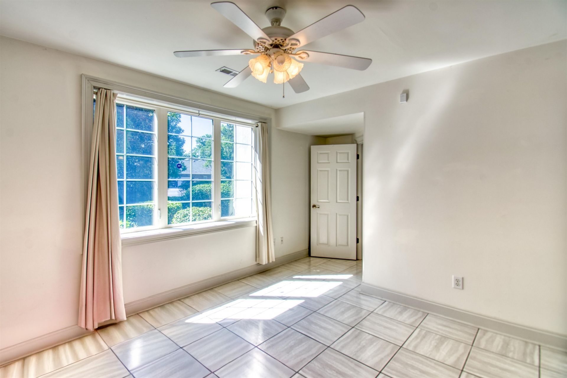 256 Long Ridge Dr. Photo 29