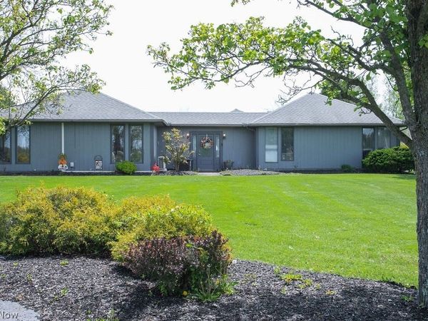 4199 W Middletown Road, Canfield, OH 44406
