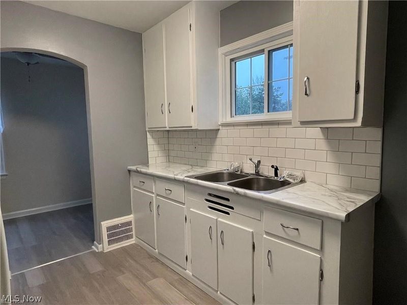 2800 Hillside Road, Seven Hills, OH 44131 Photo 7