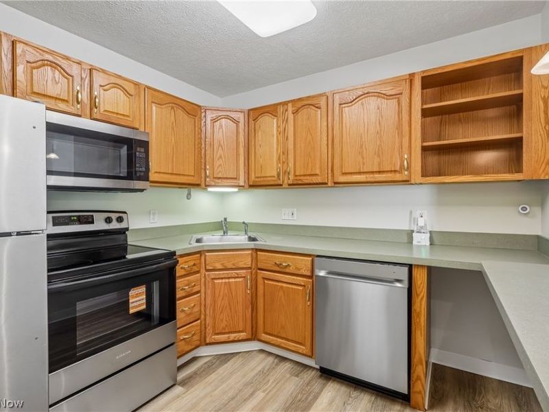 1352 Meadow Run, Copley, OH 44321 Photo 2