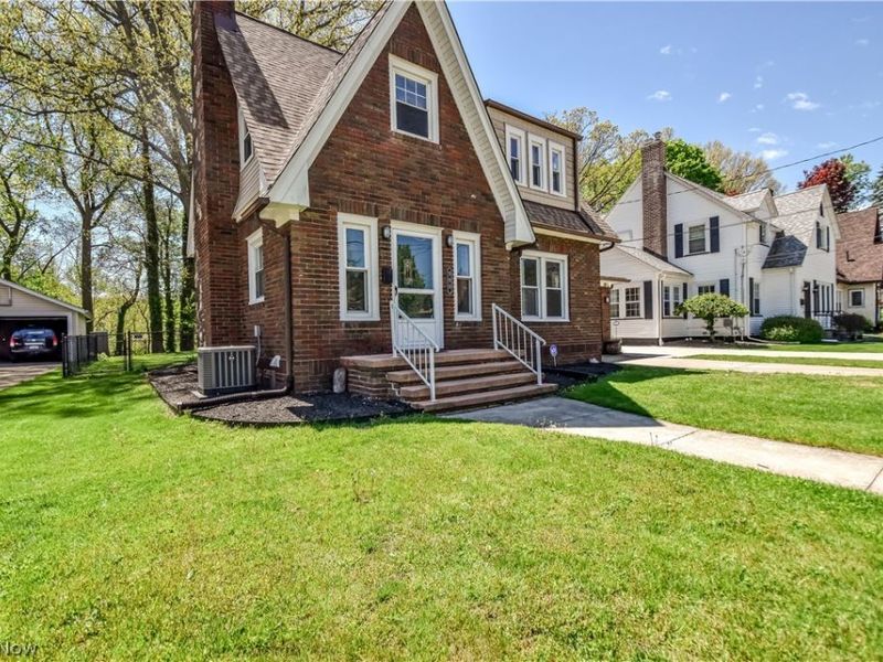 909 Lincoln Drive, Conneaut, OH 44030 Photo 2