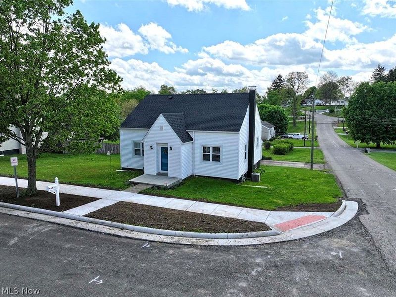 528 Maple Street SW, Sugarcreek, OH 44681 Photo 1