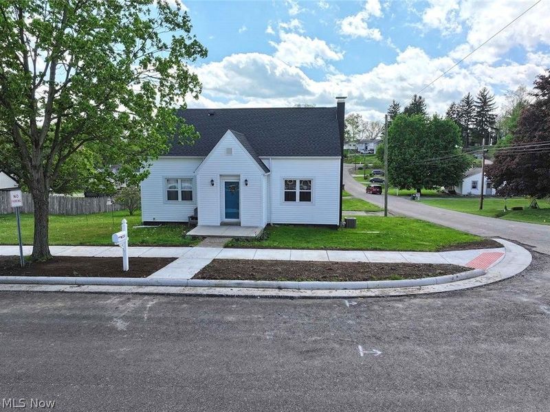 528 Maple Street SW, Sugarcreek, OH 44681 Photo 3