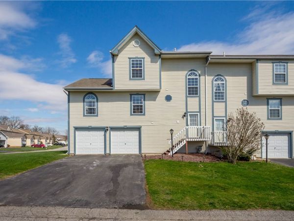410 Suncrest Dr , Cranberry Twp, PA 16066