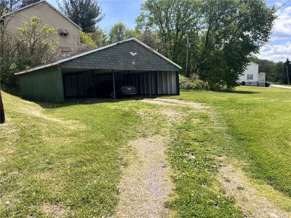 616 4th St , Mc Clellandtown, PA 15458