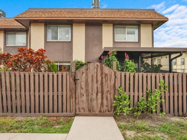 2116 Sherwood Forest Boulevard, Unit 28, West Palm Beach, FL 33415