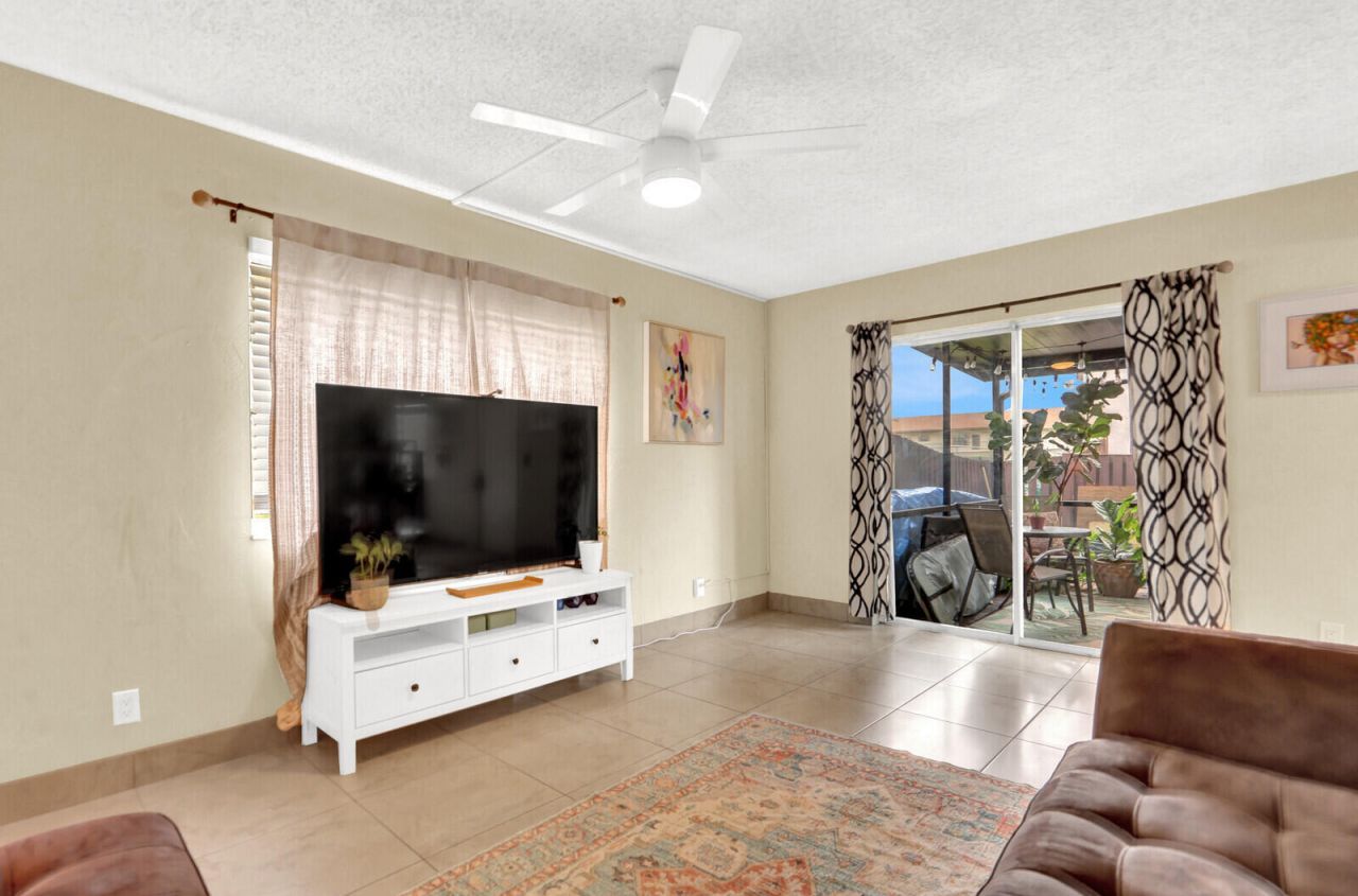 2116 Sherwood Forest Boulevard, Unit 28, West Palm Beach, FL 33415 Photo