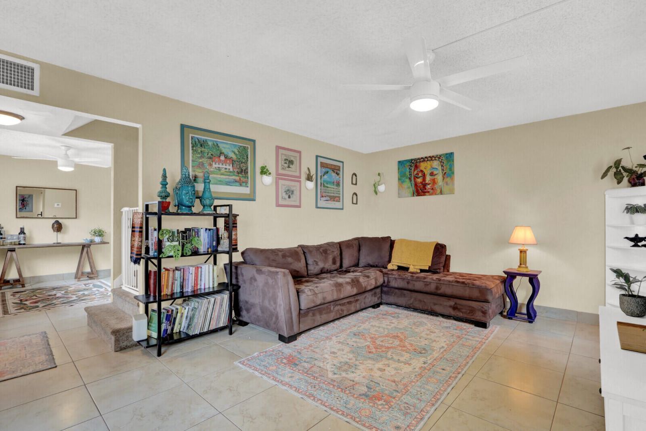 2116 Sherwood Forest Boulevard, Unit 28, West Palm Beach, FL 33415 Photo