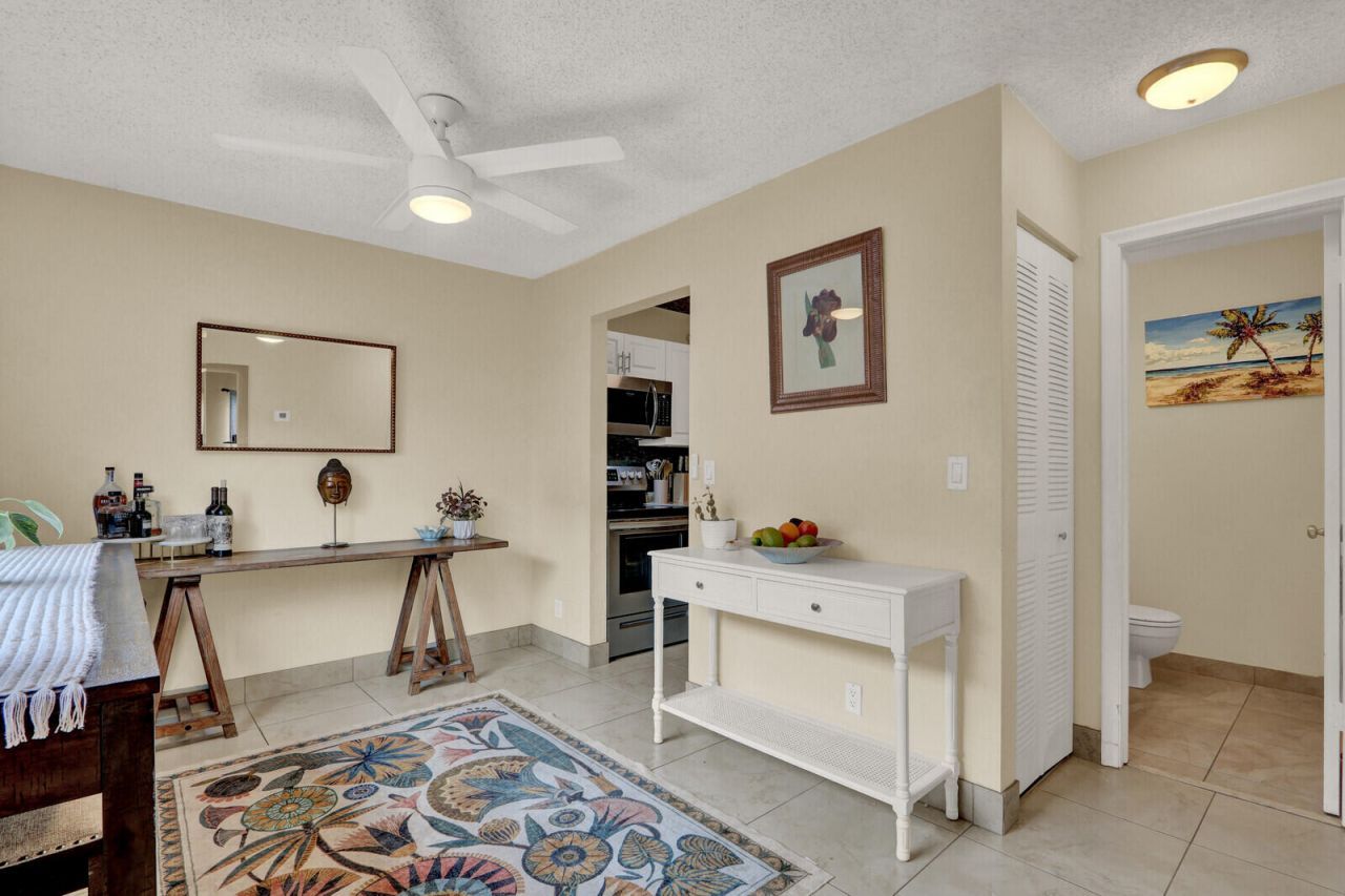 2116 Sherwood Forest Boulevard, Unit 28, West Palm Beach, FL 33415 Photo