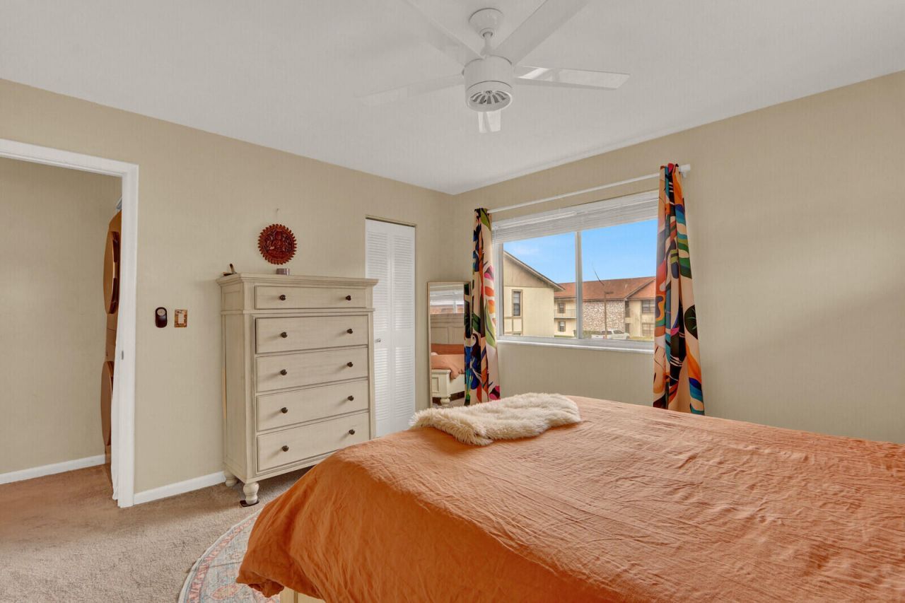 2116 Sherwood Forest Boulevard, Unit 28, West Palm Beach, FL 33415 Photo