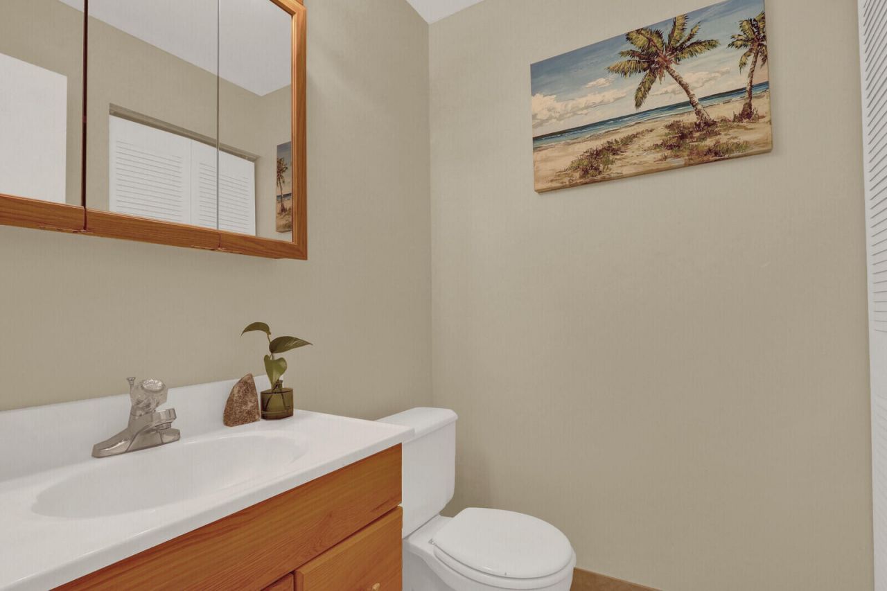 2116 Sherwood Forest Boulevard, Unit 28, West Palm Beach, FL 33415 Photo