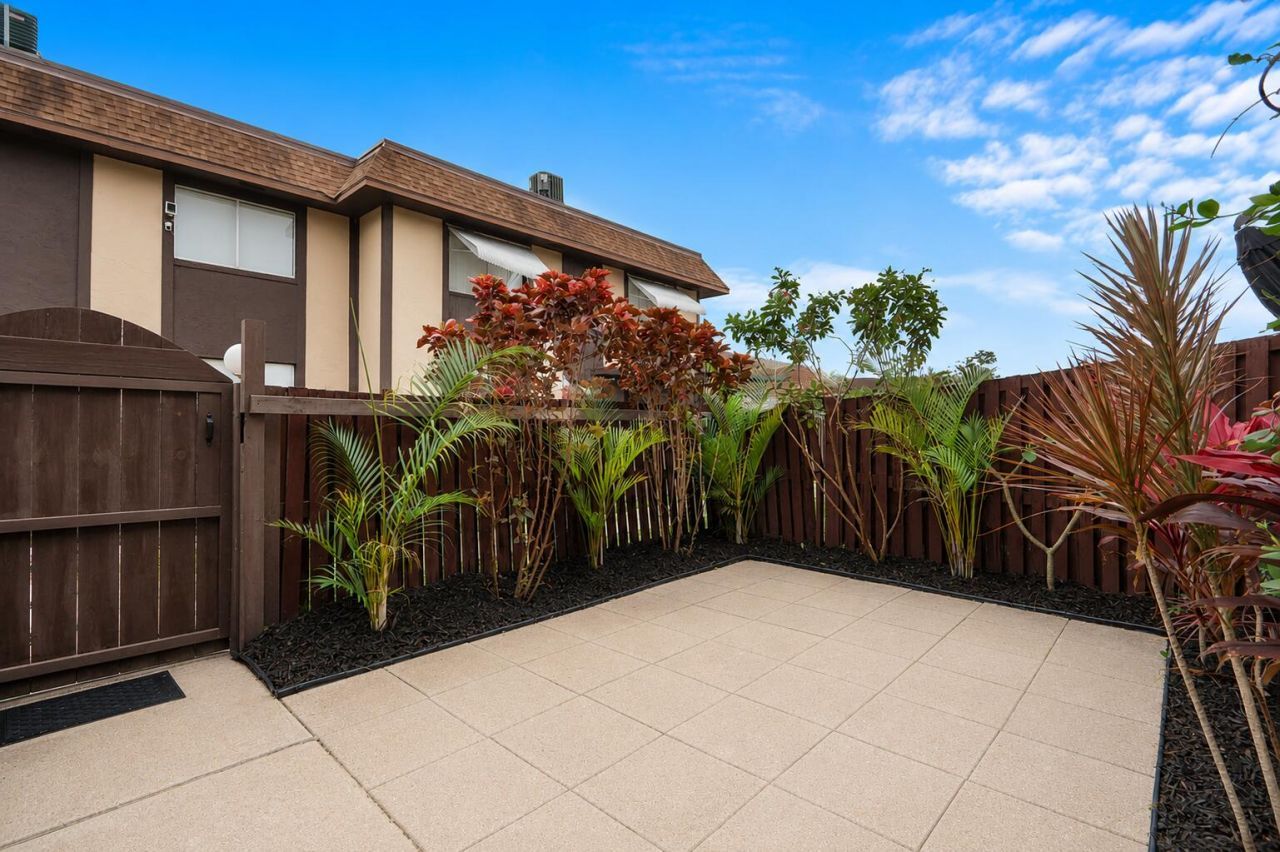 2116 Sherwood Forest Boulevard, Unit 28, West Palm Beach, FL 33415 Photo