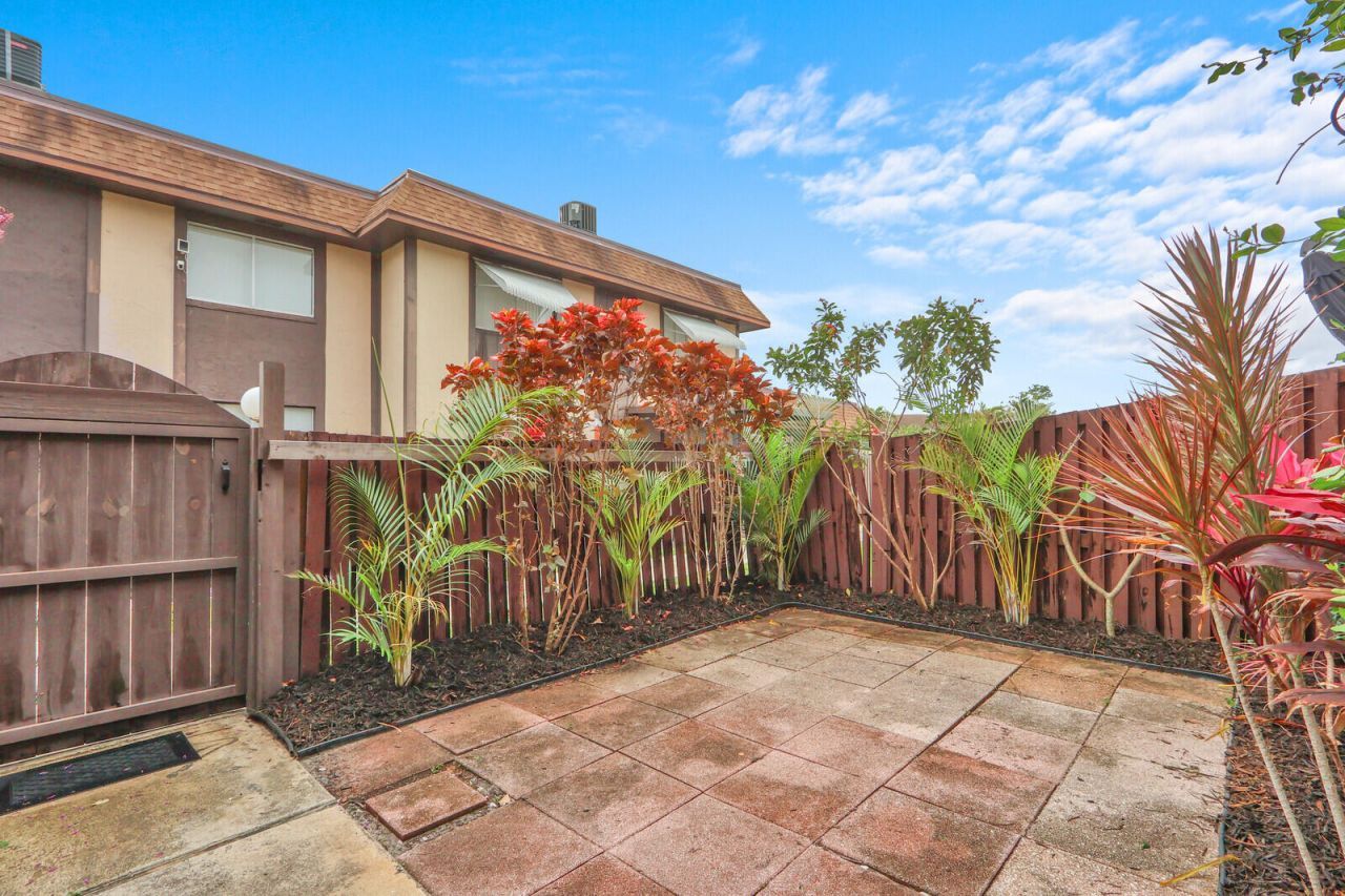 2116 Sherwood Forest Boulevard, Unit 28, West Palm Beach, FL 33415 Photo