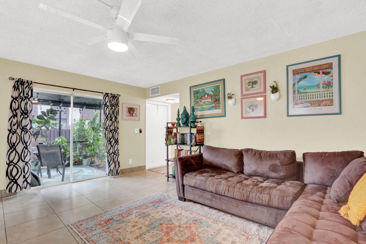 2116 Sherwood Forest Boulevard, Unit 28, West Palm Beach, FL 33415 Photo