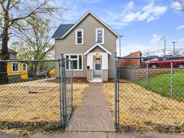 617 Wells Street , Saint Paul, MN 55130