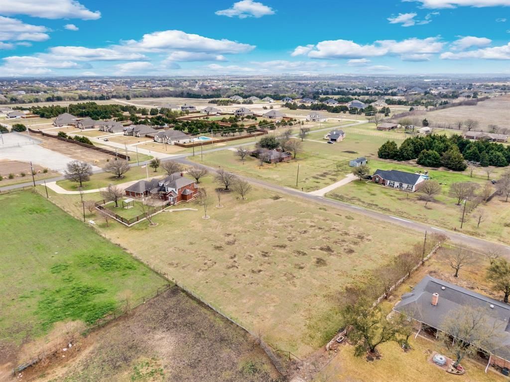 000 Champion Road, Midlothian, TX 76065 Main Photo