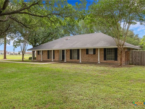 602 Bingham Road, Victoria, TX 77904